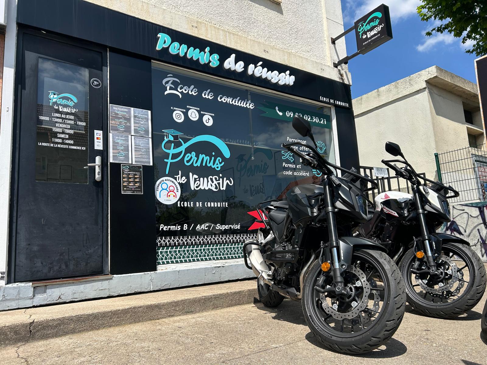 Permis de réussir – Devanture moto